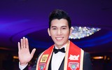 Khánh Ngân và Ngọc Tình cùng ngồi 