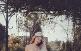 Chế Nguyễn Quỳnh Châu diện váy cưới giữa khung cảnh đầy chất thơ