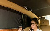 Lý Nhã Kỳ đẹp giản dị bên siêu xe 40 tỷ Rolls-Royce Ghost