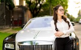 Lý Nhã Kỳ đẹp giản dị bên siêu xe 40 tỷ Rolls-Royce Ghost