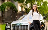 Lý Nhã Kỳ đẹp giản dị bên siêu xe 40 tỷ Rolls-Royce Ghost