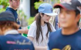 Lý Nhã Kỳ giản dị trong chuyến từ thiện ở Khánh Hòa