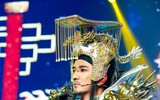 Cận cảnh bộ long bào 