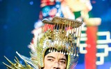 Cận cảnh bộ long bào 