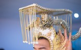 Cận cảnh bộ long bào 