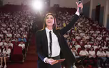 Phạm Hương cân nhắc lời mời tham dự một số cuộc thi nhan sắc lớn