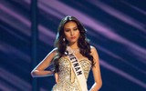 Siêu mẫu Hoàng Yến ngồi 