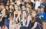 Xuất hiện gương mặt giống hệt Hoàng Thùy