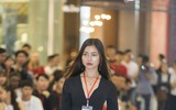 Xuất hiện gương mặt giống hệt Hoàng Thùy