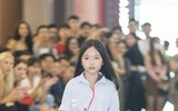 Xuất hiện gương mặt giống hệt Hoàng Thùy
