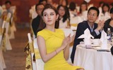 Á hậu Huyền My gây chú ý khi đeo nhẫn kim cương trị giá hơn 1 tỷ đồng