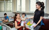 Nghĩa cử đẹp của Á hậu Huyền My trong dịp Quốc tế Thiếu nhi