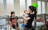 Nghĩa cử đẹp của Á hậu Huyền My trong dịp Quốc tế Thiếu nhi