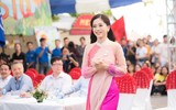 Á hậu Phương Nga về thăm trường trước ngày lên đường thi quốc tế