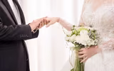 Lộ ảnh cưới của NSND Trung Hiếu và vợ 