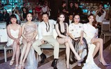Hoa hậu Áo dài Tuyết Nga gây ấn tượng với trang phục xẻ cao táo bạo