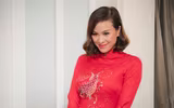 Chồng Tây tay trong tay bên Phương Mai trong lễ ăn hỏi
