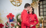 Chồng Tây tay trong tay bên Phương Mai trong lễ ăn hỏi