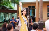 Vẻ đẹp giản dị của Hoa hậu Lương Thùy Linh khi về thăm trường cũ