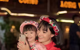 Hồng Quế đưa con gái lên sân khấu diễn áo dài cho bạn thân - Hoa hậu Ngọc Hân