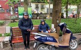 Hà Nội tiếp tục nhắc nhở, xử phạt nhiều trường hợp không đeo khẩu trang nơi công cộng