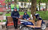 Hà Nội tiếp tục nhắc nhở, xử phạt nhiều trường hợp không đeo khẩu trang nơi công cộng