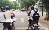 Buổi thi THPT quốc gia đầu tiên diễn ra trong tiết trời nắng nóng