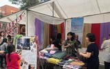 Mua sắm Giáng sinh chợ Tây giữa Thủ đô