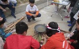 Ngắm học sinh Hà Nội trải nghiệm rán nem, nấu miến bằng bếp củi