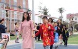 Ngắm học sinh Hà Nội trải nghiệm rán nem, nấu miến bằng bếp củi