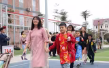 Ngắm học sinh Hà Nội trải nghiệm rán nem, nấu miến bằng bếp củi