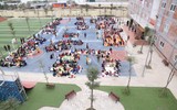 Ngắm học sinh Hà Nội trải nghiệm rán nem, nấu miến bằng bếp củi
