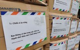 [Ảnh] Dân công sở gói quà, sáng tác nhạc tặng y bác sĩ tuyến đầu chống dịch Covid-19