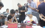 Vỡ òa ngày Đỗ Bình An - con trai sản phụ ung thư giai đoạn cuối xuất viện