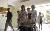 Vỡ òa ngày Đỗ Bình An - con trai sản phụ ung thư giai đoạn cuối xuất viện