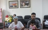 Vỡ òa ngày Đỗ Bình An - con trai sản phụ ung thư giai đoạn cuối xuất viện