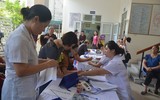 Hình ảnh ngày đầu khám miễn phí, xét nghiệm thủy ngân cho người dân ảnh hưởng bởi vụ cháy Công ty Rạng Đông