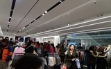 Người Hà Nội ùn ùn mua sắm ngày Black Friday