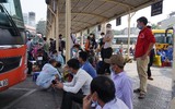 Hà Nội: Người dân bắt đầu đổ về bến xe để về quê dịp nghỉ lễ 30-4