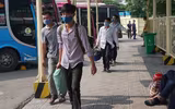 Hà Nội: Người dân bắt đầu đổ về bến xe để về quê dịp nghỉ lễ 30-4