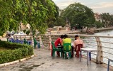 Con đường lãng mạn nhất Hà Nội bị chiếm dụng không thương tiếc