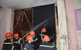 Hàng trăm cán bộ, chiến sĩ trắng đêm chiến đấu với 'giặc' lửa hung hãn