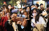 Người Hà Nội đón Giáng sinh không quên phòng chống dịch Covid-19