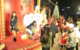 Người Hà Nội đón Giáng sinh không quên phòng chống dịch Covid-19