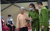 Tại huyện Phú Xuyên (Hà Nội): Cấp căn cước công dân gắn chíp điện tử cả ngày lẫn đêm 