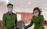 Hình ảnh đẹp của Công an Thủ đô cấp căn cước cho công dân