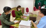 Hình ảnh đẹp của Công an Thủ đô cấp căn cước cho công dân