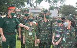 Những “bông hồng thép” xung phong vào tuyến đầu chống dịch