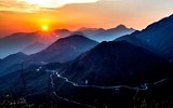 Trải nghiệm vẻ đẹp hùng vĩ của đèo Ô Quy Hồ 