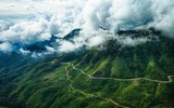 Trải nghiệm vẻ đẹp hùng vĩ của đèo Ô Quy Hồ 